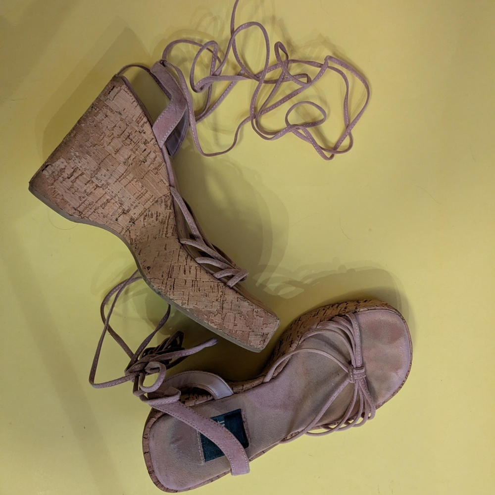Chic Cork Wedge Sandals in Pink